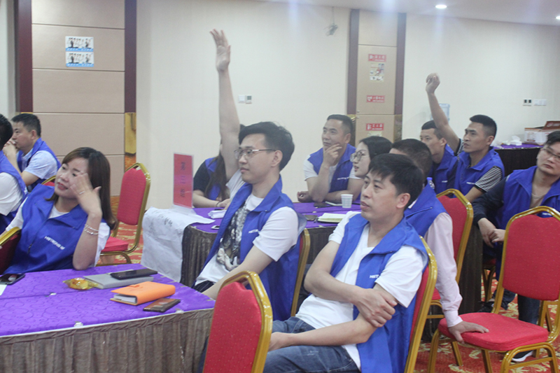 海創(chuàng)商學(xué)院 培訓(xùn).jpg 海創(chuàng)集成墻面加盟.jpg