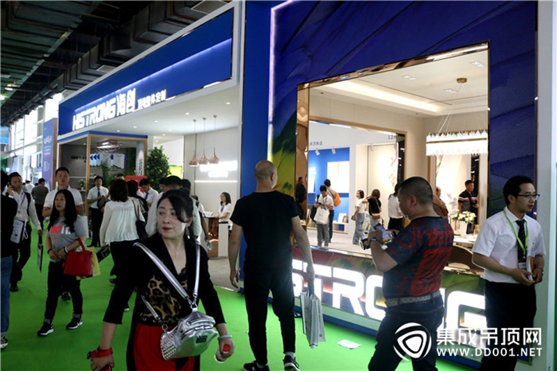 海創(chuàng)嘉興展會現(xiàn)場.jpg 海創(chuàng)嘉興集成吊頂展.jpg