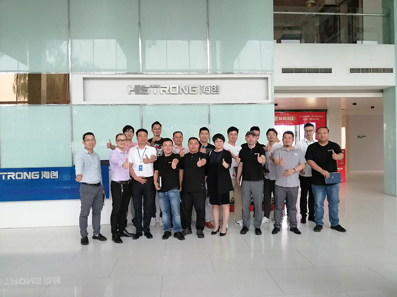 頂墻行業(yè)聚首.jpg 海創(chuàng)集成墻面.jpg