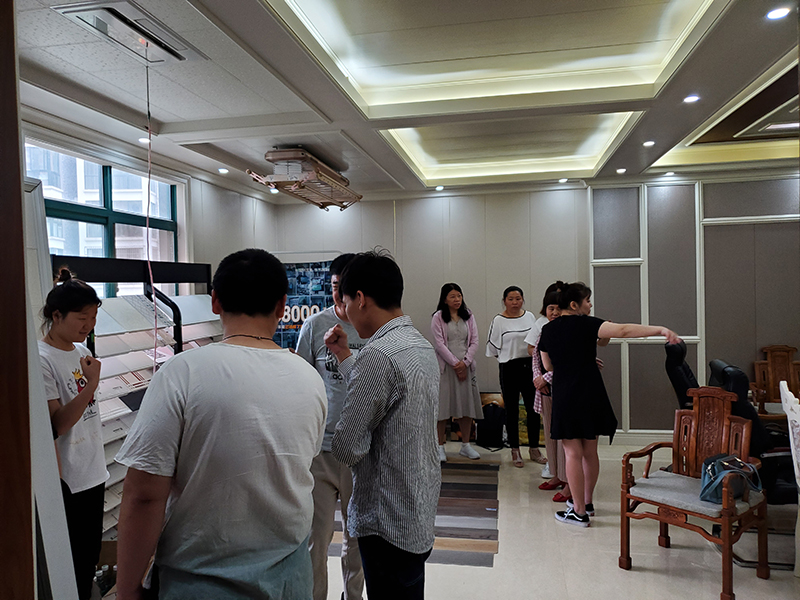 海創(chuàng)商學(xué)院培訓(xùn).jpg 海創(chuàng)集成墻面.jpg