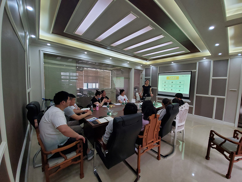 海創(chuàng)商學(xué)院培訓(xùn).jpg 海創(chuàng)集成墻面.jpg