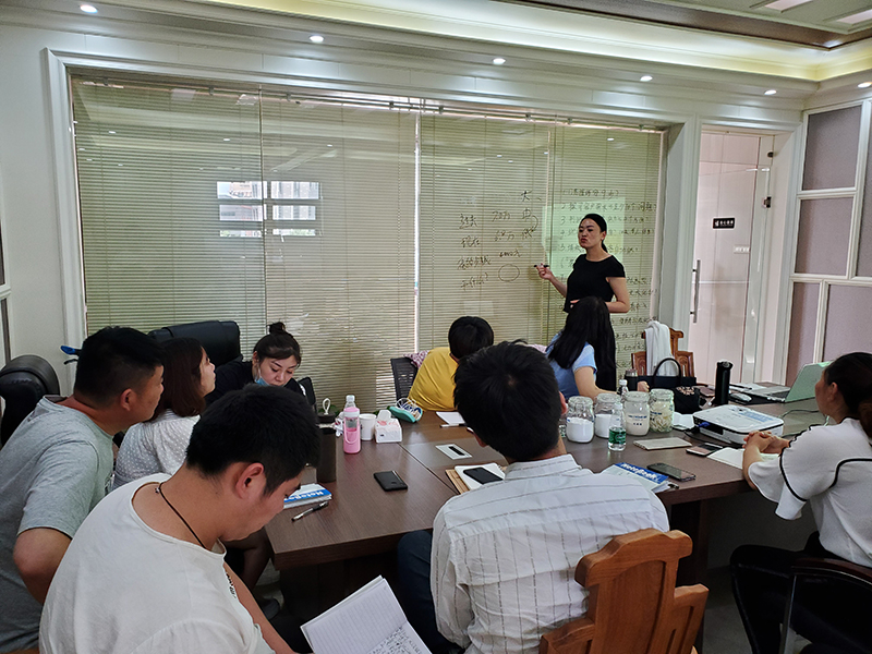 海創(chuàng)商學(xué)院培訓(xùn).jpg 海創(chuàng)集成墻面.jpg