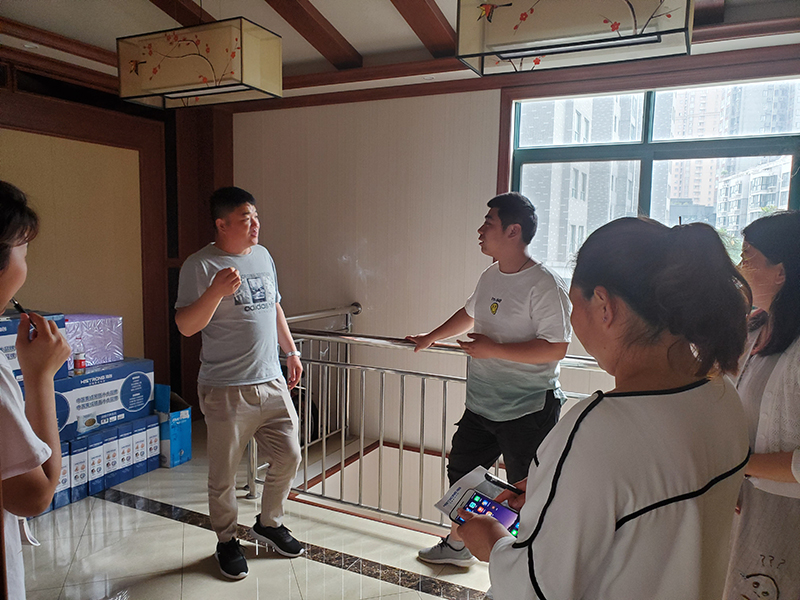 海創(chuàng)商學(xué)院培訓(xùn).jpg 海創(chuàng)集成墻面.jpg