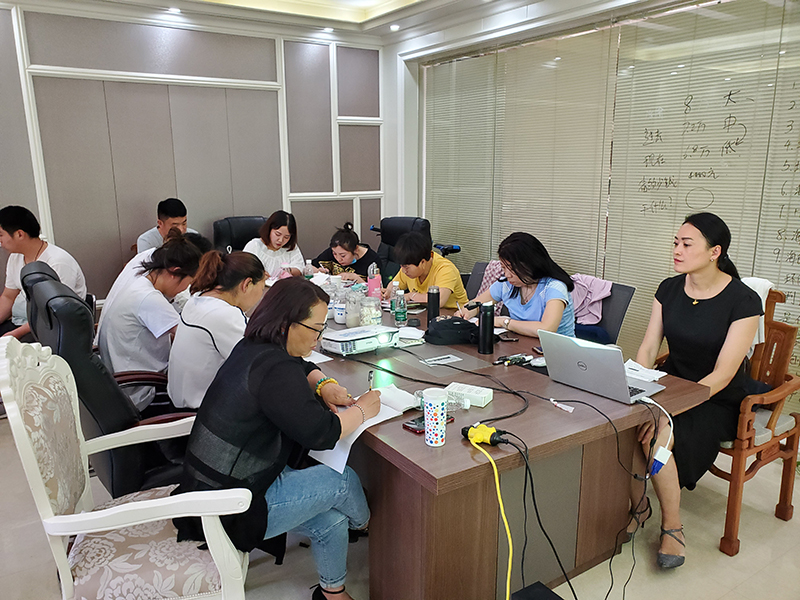 海創(chuàng)商學(xué)院培訓(xùn).jpg 海創(chuàng)集成墻面.jpg